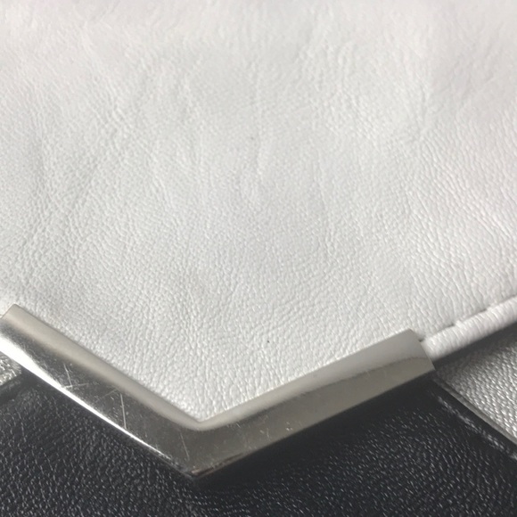 EXPRESS CLUTCH BAG WRISTLET BLACK/SILVER/WHITE NEW - Picture 2 of 11